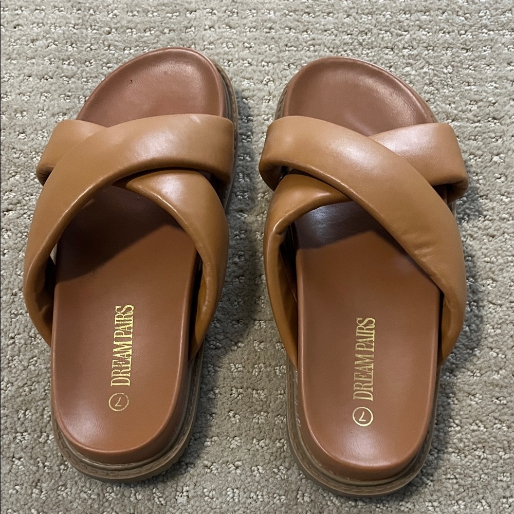Dream Pairs Women's Brown Cross Strap Sandals
